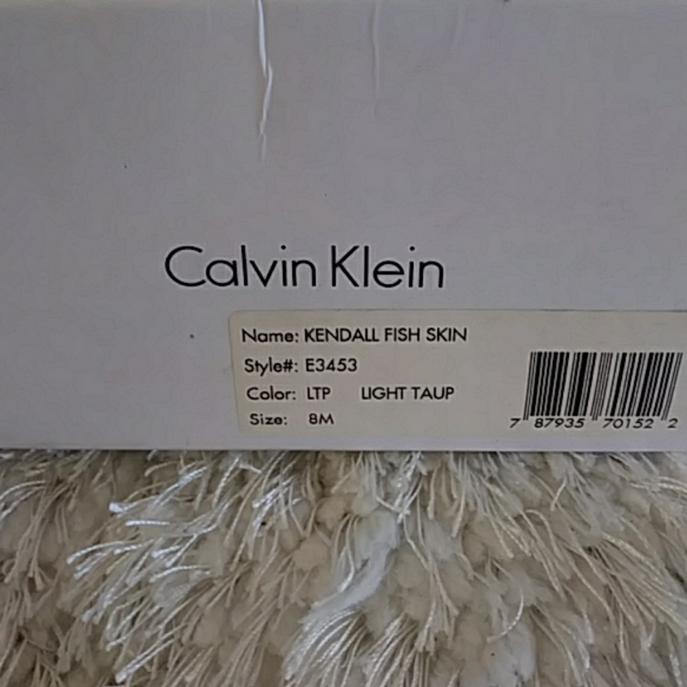 Calvin Klein - Picture 4 of 4
